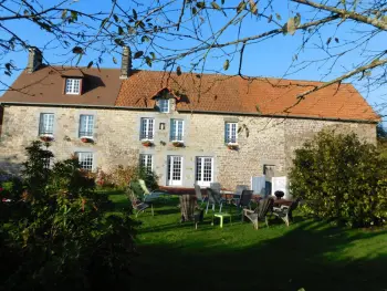 Gite à Folligny,Charmant Gîte Familial avec Jardin, Cheminée et WIFI - Animaux Acceptés, Proche Folligny FR-1-362-263 N°832387