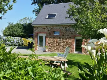 Gite à La Colombe,Maison de charme 4 pers, 2 ch, jardin privé, cheminée, WIFI, proche verger, ménage inclus FR-1-362-268 N°832392