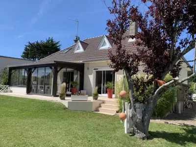 Maison à Jullouville, Maison au calme, 400m plage, jardin, Wi-Fi, proche commerces - L832404