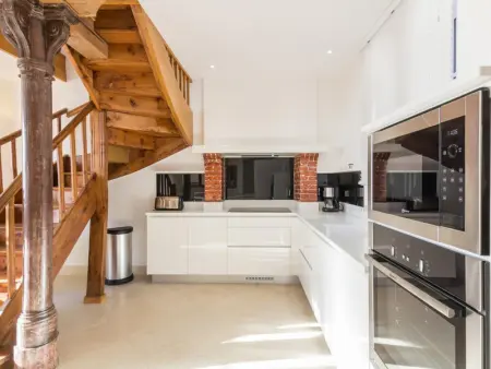 Maison de Ville Rénovée avec Terrasse, Internet et Vue Mer - Photo 7