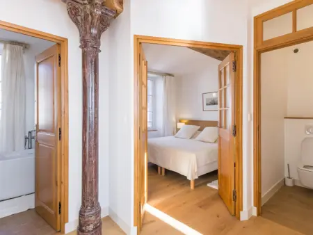 Maison de Ville Rénovée avec Terrasse, Internet et Vue Mer - Photo 9