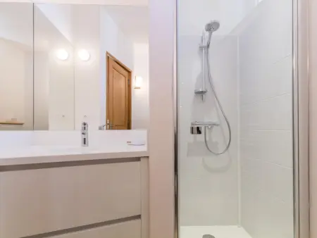 Maison de Ville Rénovée avec Terrasse, Internet et Vue Mer - Photo 18