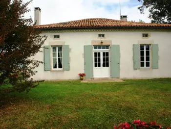 Gite à Pissos,Maison de charme avec jardin privatif, proche de la forêt, à 45 min des plages et de Bordeaux FR-1-360-31 N°832422