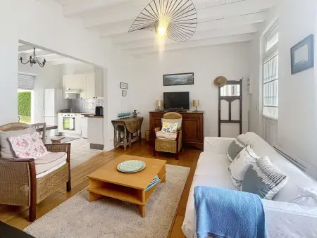 Villa au Calme avec Jardin, Proche Plage et Commerces, Wifi et Équipements Complets - Photo 2