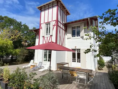 Villa à Arcachon, Superbe Villa Spacieuse avec Jardin et Pétanque, Idéale pour Familles à Arcachon - L832616