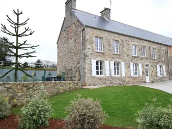 Gite à Saussemesnil,Maison Normande Spacieuse avec Cheminée, Terrasse et Jardin, Toutes Charges Incluses FR-1-362-415 N°832618