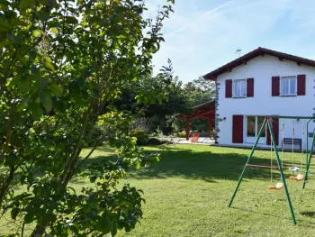 Gite à Ayherre,Gîte spacieux 6/7 pers avec jardin, terrasse, clim et randonnées, près château de Belzunce, Ayherre FR-1-384-290 N°832666