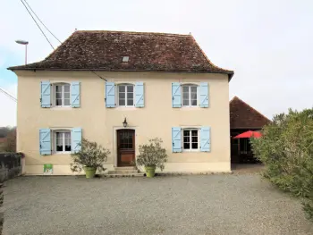 Gite à Vielleségure,Ferme Béarnaise rénovée avec jardin clos, cheminée, équipements bébé et animaux acceptés FR-1-384-333 N°832668