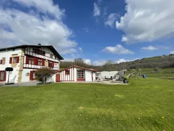 Casa rural en Sare,Joli gîte avec terrasse privée, parking et WiFi à 1 km du bourg de Sare FR-1-384-340 N°832670