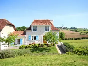 Gite à Castetner,Maison isolée avec jardin, accessible handicapé, équipée bébé, Wi-Fi, cheminée, animaux acceptés FR-1-384-462 N°832676