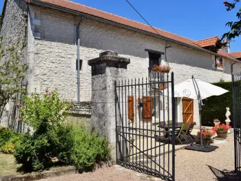 Casa rural en La Tour Saint Gelin,Gîte rural 1 chambre, cour close, équipements bébé, Wi-Fi, proche mini-golf, non fumeur, tout inclus FR-1-381-24 N°832708