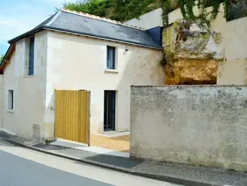 Gîte in Savonnières,Gîte atypique troglodytique, calme, proche de la Loire, tout inclus, avec cour privative et garage FR-1-381-280 N°832754