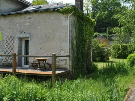 Charmant gîte paysan XIXe avec terrasse et jardin bordé par un ruisseau, à 1,5 km d'Azay-le-Rideau - Photo 1