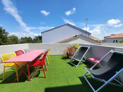 Appartement à Les Sables d'Olonne, Studio rénové sur le port avec terrasse et parking privatifs, animaux acceptés - L886751