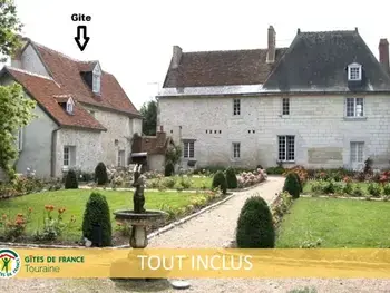 Gîte in Villandry,Gîte de charme XVIIe siècle avec jardin clos, balnéo, terrasse panoramique et WIFI près du Château de Villandry FR-1-381-471 N°832787