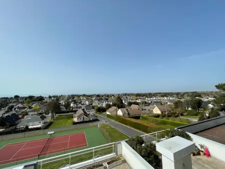 Appartement rénové avec tennis privé, parking et vue mer - Photo 1