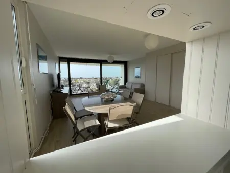 Appartement rénové avec tennis privé, parking et vue mer - Photo 7