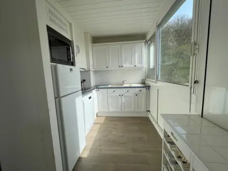 Appartement rénové avec tennis privé, parking et vue mer - Photo 8