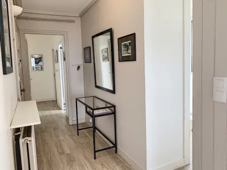 Appartement rénové avec tennis privé, parking et vue mer - Photo 11
