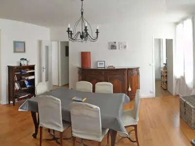 Appartement à Royan, Appartement T3 Confortable à 300m Plage, Terrasse, Proche Commerces et Marché Central - L886778