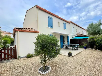 Maison à Bretignolles sur Mer, Maison 2 chambres avec piscine, à 150m de la plage, jardin, terrasse, parking, WIFI à Brétignolles-sur-Mer - L832869