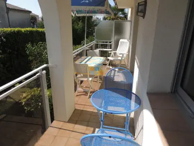 Appartement à Royan, Royan : T2 cosy avec terrasse, proche plage et commerces, parking privé - L886790