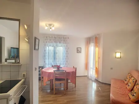 Appartement F2 lumineux avec balcon, proche centre et Thermes, animaux acceptés, wifi gratuit - Photo 1