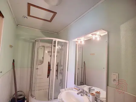 Charmant F2 avec terrasse près du centre et des thermes, animaux acceptés, options de services disponibles - Photo 10