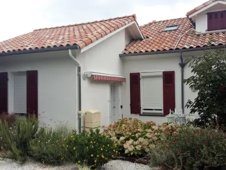 Charmant F2 avec terrasse près du centre et des thermes, animaux acceptés, options de services disponibles - Photo 17