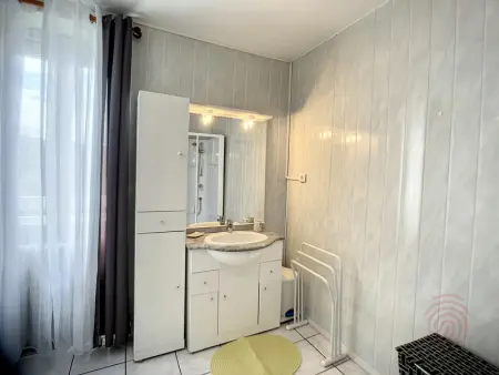 Bel F2 lumineux avec terrasse privée, à 5 min des Thermes et cœur de ville, animaux acceptés - Photo 13