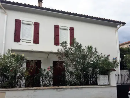 Bel F2 lumineux avec terrasse privée, à 5 min des Thermes et cœur de ville, animaux acceptés - Photo 17