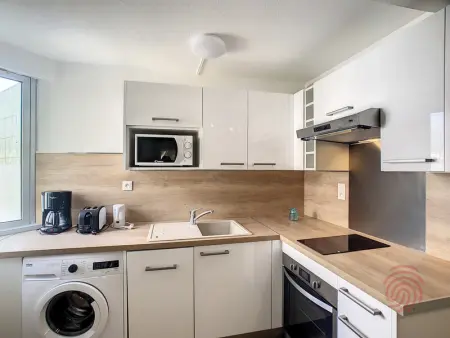 Studio cosy à 50m des Thermes de Lamalou-les-Bains avec terrasse, wifi et animaux acceptés - Photo 2