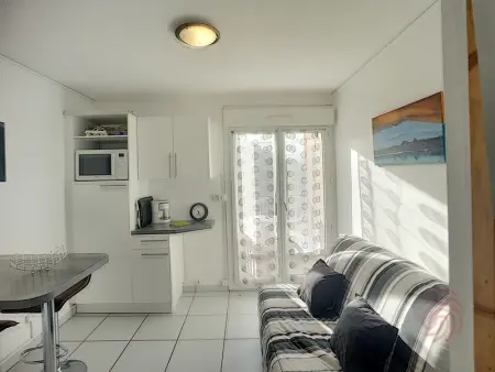 Studio rénové avec balcon, animaux acceptés, wifi, à 650m des Thermes - Photo 4