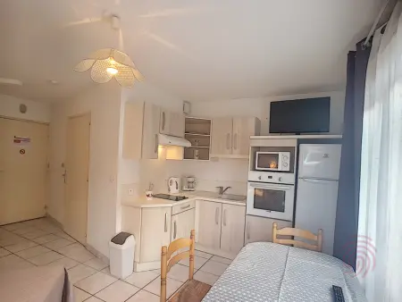 Studio rénové Lamalou, proche Thermes, balcon, animaux admis, parking gratuit, Wifi inclus - Photo 6