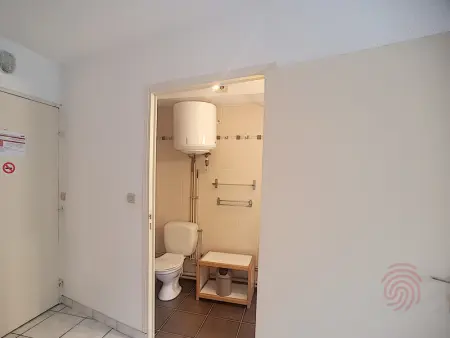 Studio rénové Lamalou, proche Thermes, balcon, animaux admis, parking gratuit, Wifi inclus - Photo 8