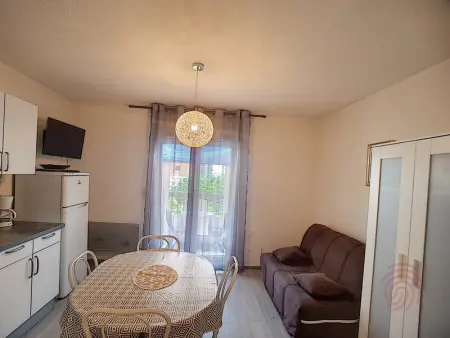 Studio rénové avec balcon à 650m des Thermes - Lamalou, proche centre-ville et nature - Photo 5