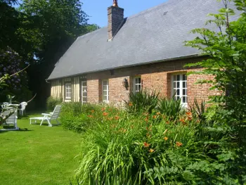 Gite à Bénesville,Charmant gîte avec jardin près de Veules Les Roses et Dieppe, animaux acceptés, idéal pour couples. FR-1-441-201 N°832974