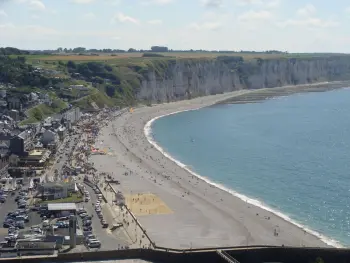 Gite à Fécamp,Maison colorée entre plage et centre-ville avec cour privée, équipements bébé et parking gratuit FR-1-441-283 N°833020