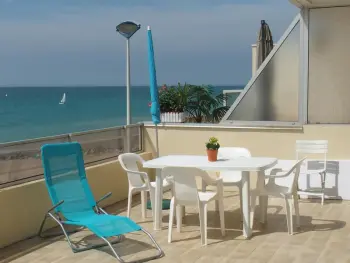 Appartement à Agon Coutainville,Appartement de standing en front de mer avec terrasse et parking FR-1-362-518 N°886859