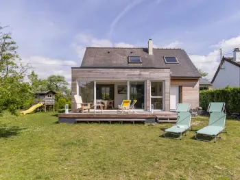 Gîte in Barneville Carteret,Maison familiale près de la plage avec jardin clos, terrasse ensoleillée et équipements modernes FR-1-362-529 N°833125