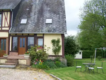 Gite à Anceaumeville,Charmante maison normande avec jardin, près de Rouen, tout confort, idéale pour familles. FR-1-441-435 N°833129