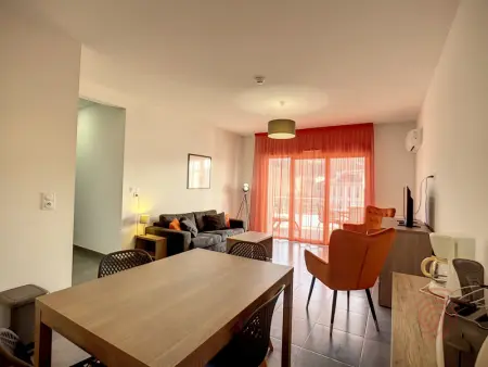 Appartement F2 climatisé avec parking, Wi-Fi, animaux acceptés, proche centre et Thermes - Photo 1