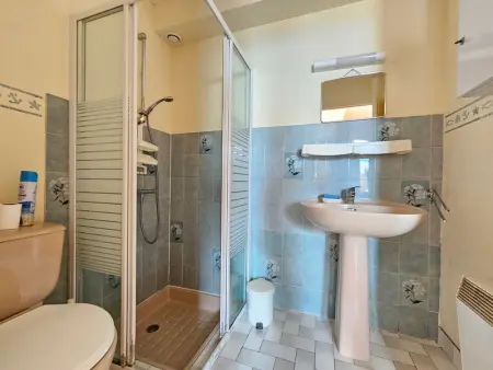 Charmant studio maison à 150m plage, proche forêt et commerce, parking privé, animaux ok - Photo 8