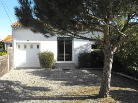 Maison à L'Aiguillon sur Mer, Charmante villa 4 pers, proche plage, jardin clos, secteur calme, animaux acceptés sur demande - L833187