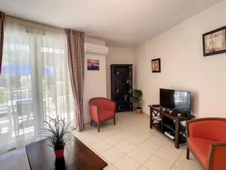 Appartement F2 Climatisé avec Terrasse et Parking à 700m des Thermes de Lamalou Les Bains - Photo 1