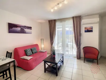 Appartement F2 Climatisé avec Terrasse et Parking à 700m des Thermes de Lamalou Les Bains - Photo 2