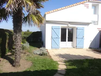 Casa en La Faute sur Mer,Charmante maisonnette avec piscine privée, proche plage et commerces FR-1-476-128 N°833233