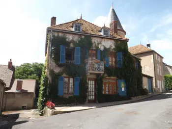 Gite à Billy,Charmant gîte près d'un château avec jardin, terrasse, parking et WiFi, à 14 km de Vichy FR-1-489-1 N°833235