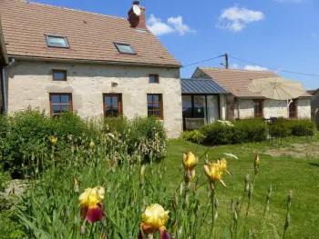 Gite à Louroux de Bouble,Gîte de charme en pleine nature pour 6 pers. avec cheminée, jardin de 7000 m², animaux acceptés FR-1-489-5 N°833236