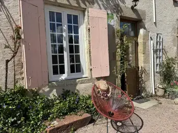 Gite à Trézelles,Grande maison rénovée avec jardin clos, idéale pour familles et amis, équipements variés, animaux acceptés FR-1-489-50 N°833258